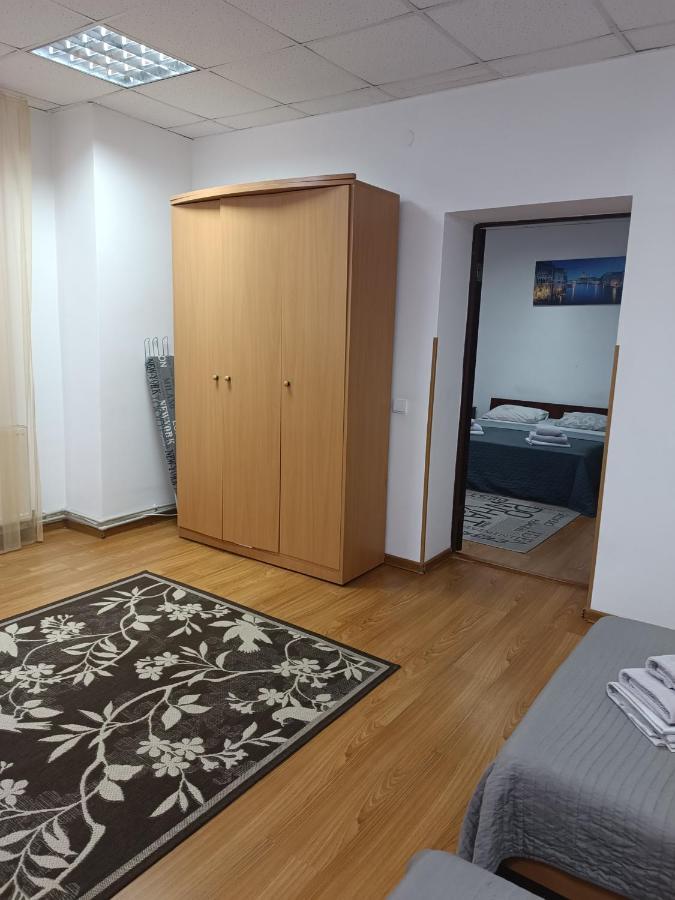 Apartments Domovik On Valenberga 3 Mukacheve Luaran gambar